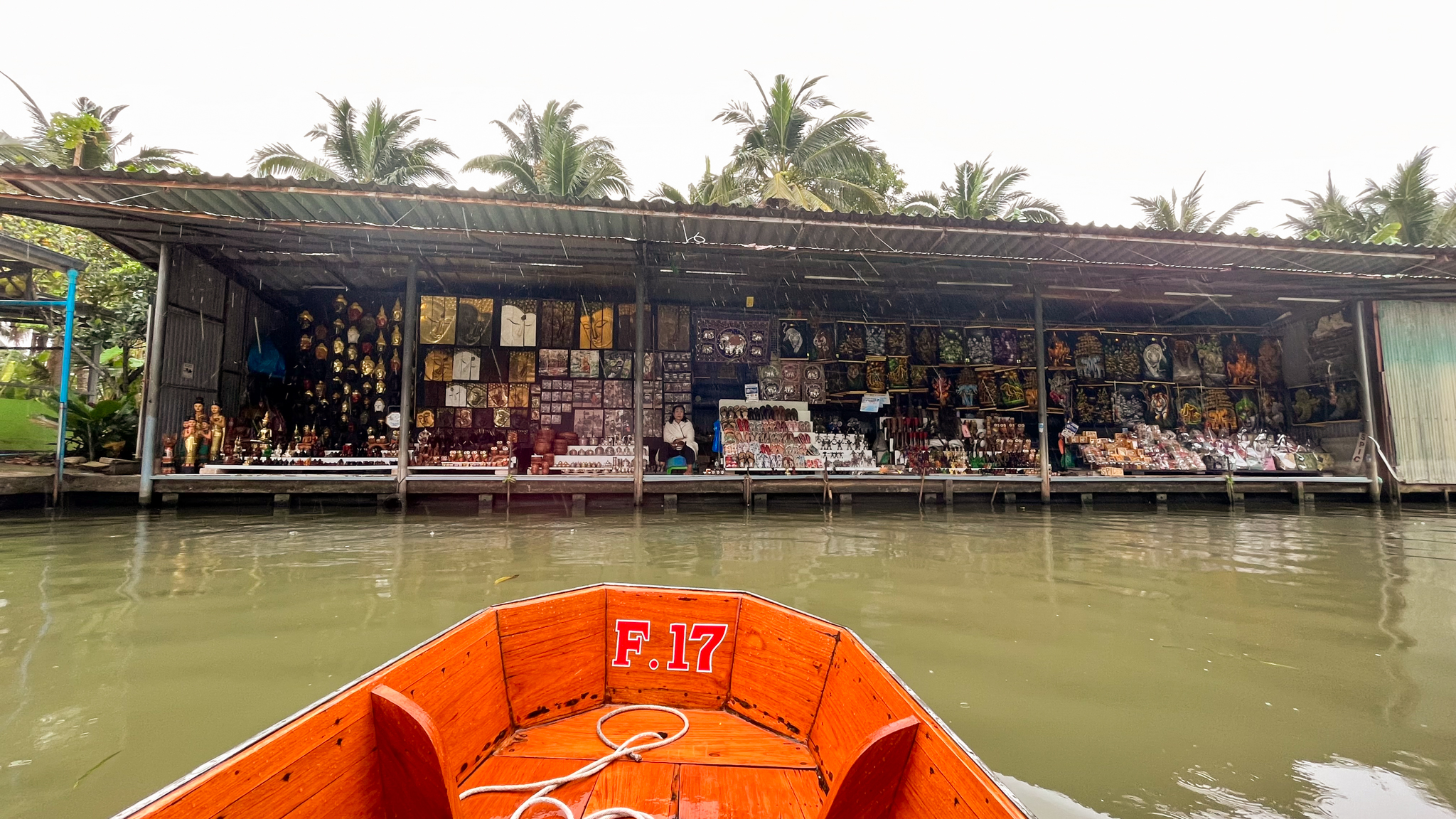 Damnoen Saduak floating market 2