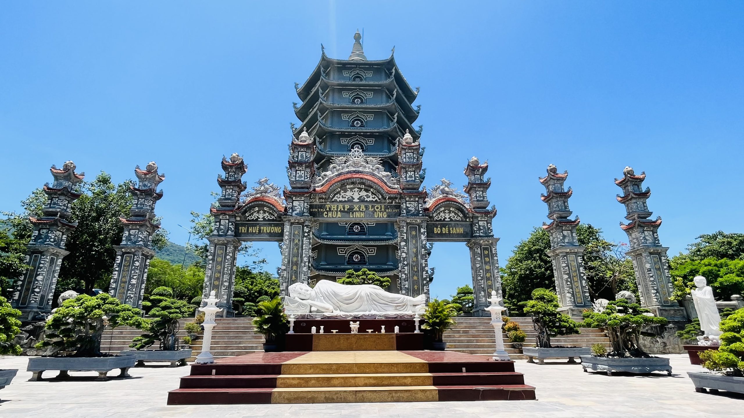 Chua Linh Ung Temple